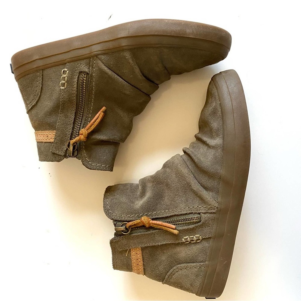 Sperry Crest Zone Olive Suede Leather Ankle Booties